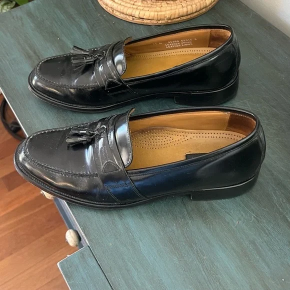 Bostonian Florentine men's black leather kiltie tassel loafer
Men’s 11 - Picture 2 of 7